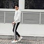 Giày Sneaker Đi Với Vest Gì Nữ Nên Có